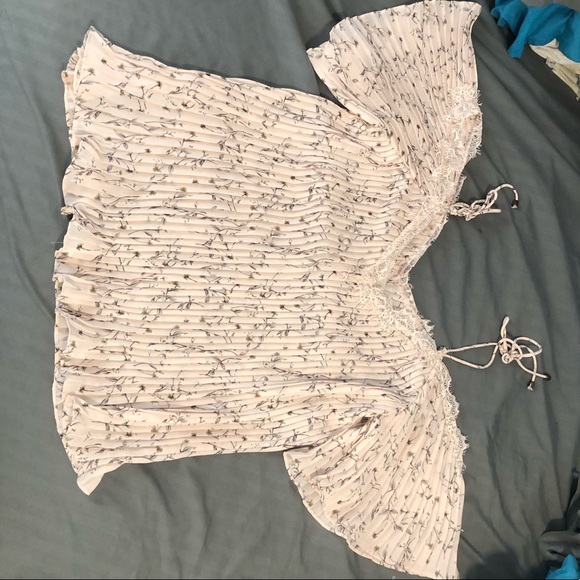 Boho Cold Shoulder Blouse - Picture 7 of 8